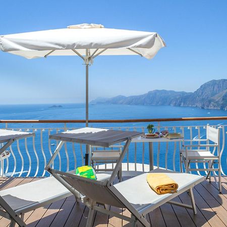 Residence Li Galli Praiano Bagian luar foto