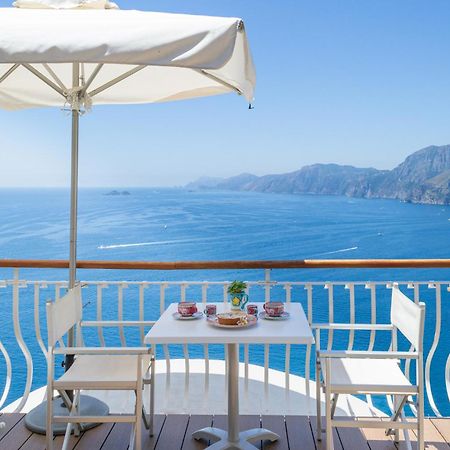 Residence Li Galli Praiano Bagian luar foto